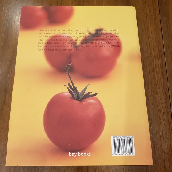 The Essential Vegetarian Cookbook - Picture 2 of 7